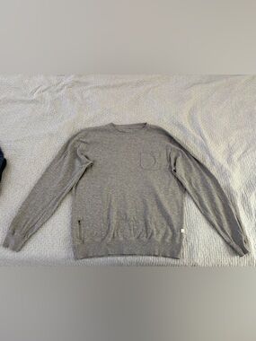 2 Vuori Light Gray and Blue Crewneck Sweatshirts